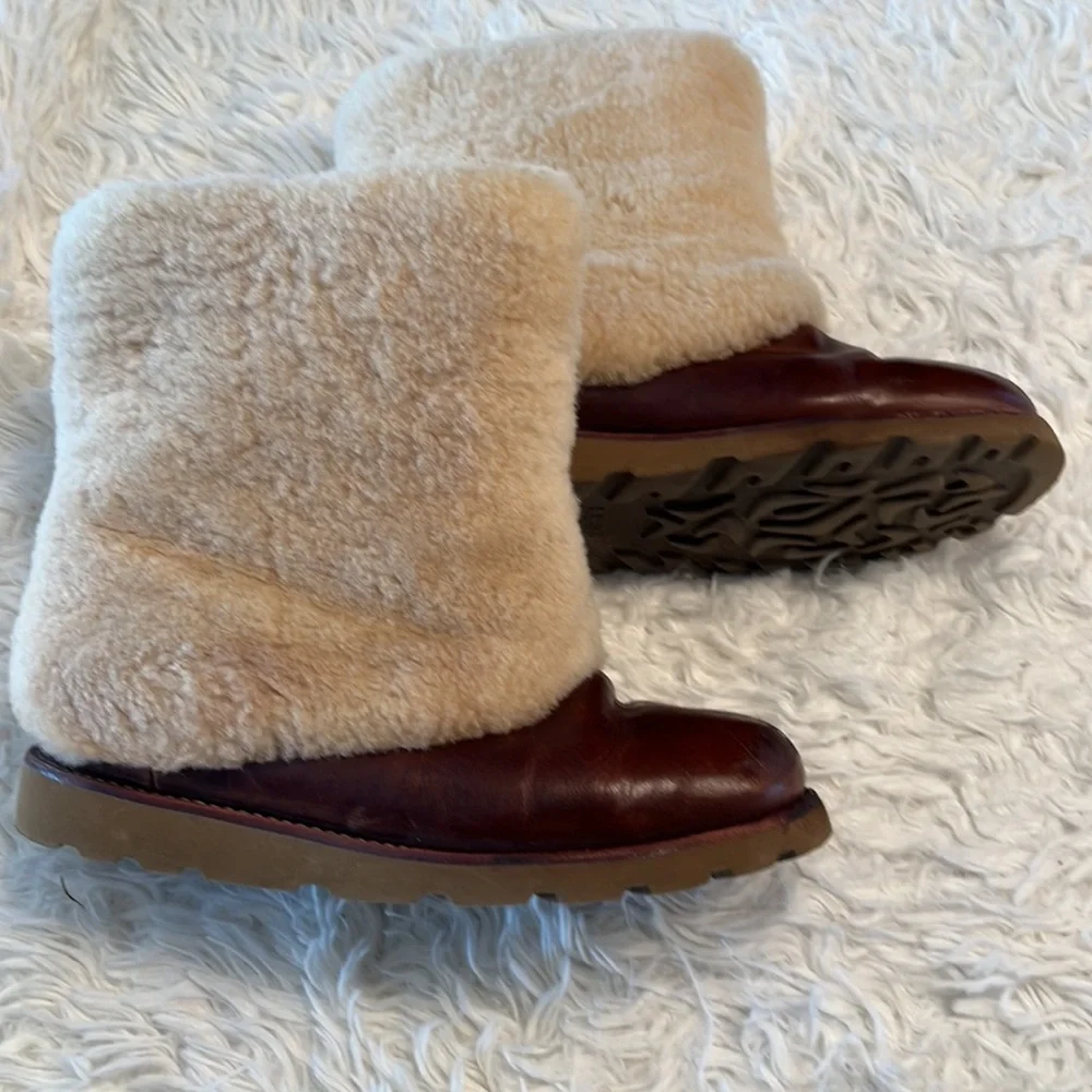 UGG Boots - Size 7 - Picture 4 of 8